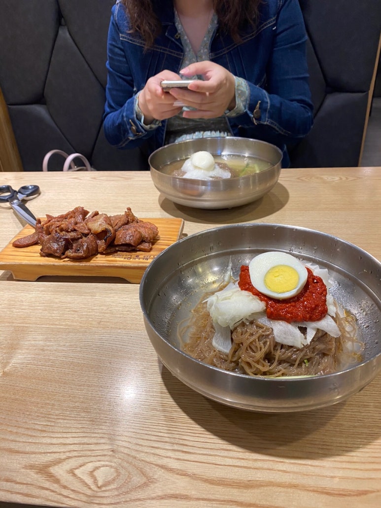 육쌈냉면 이미지